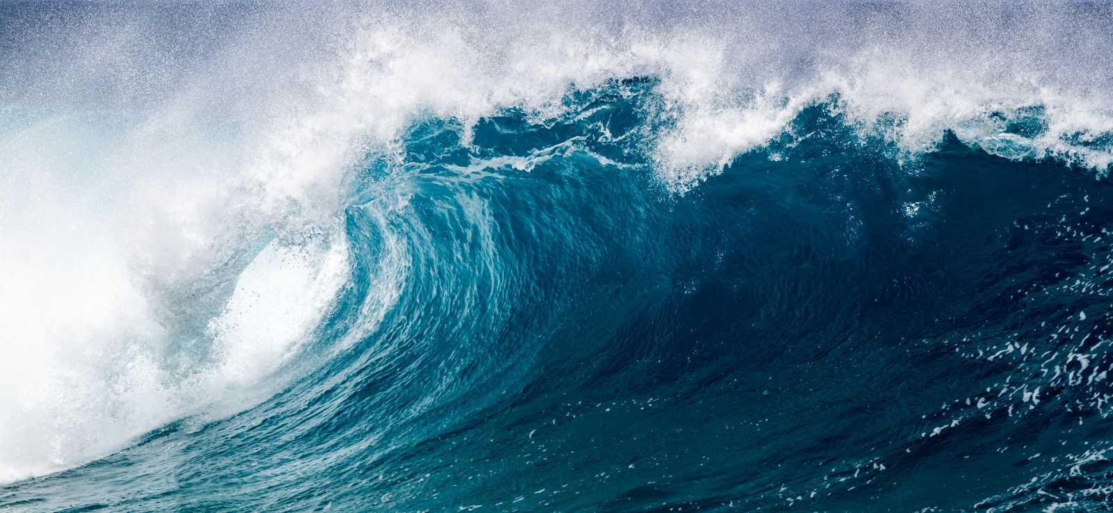 breaking ocean wave