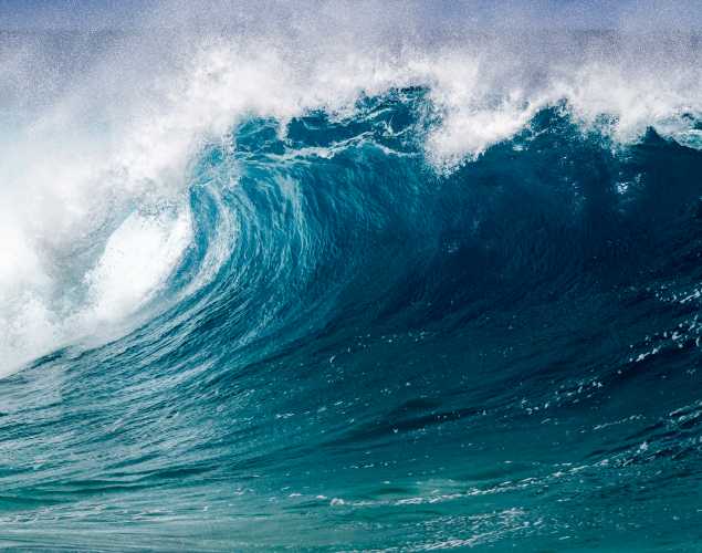 breaking ocean waves